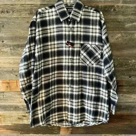 BTC Black and White Flannel Shirt NWT - Picture 1 of 6